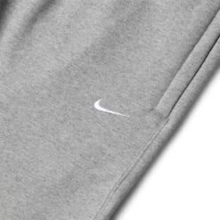 Nike SOLO SWOOSH FLEECE PANTS 10 Nike SOLO SWOOSH FLEECE PANTS -Bodega NikeMNKSOLOSWSHHWBBPANTDKGREYHEATHERWHITESCW5460 063 4