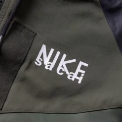Nike X SACAI WOMEN'S NRG FULL ZIP HOODED JACKET 9 Nike X SACAI WOMEN'S NRG FULL ZIP HOODED JACKET -Bodega nikeXSACAIWNRGFULLZIPHDJKTCARGOKHAKISDQ9048 325 3
